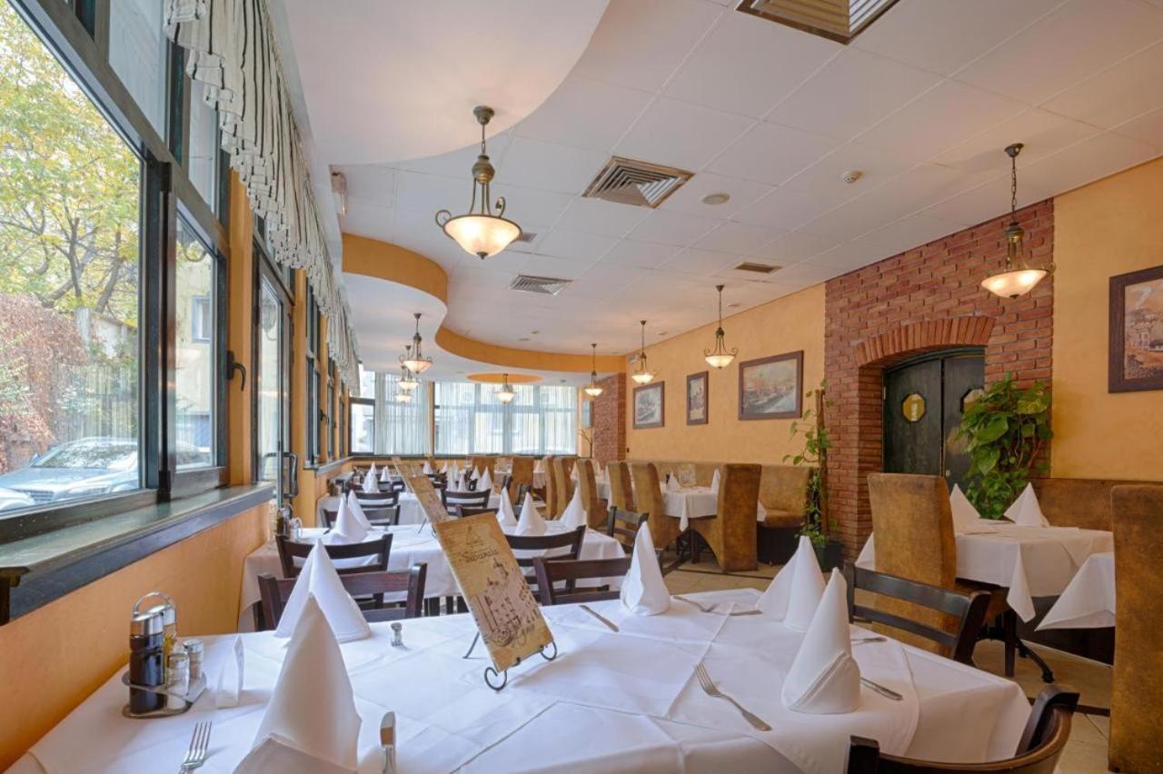 Madison Inn Suites - Wilson'S Square Belgrád Kültér fotó